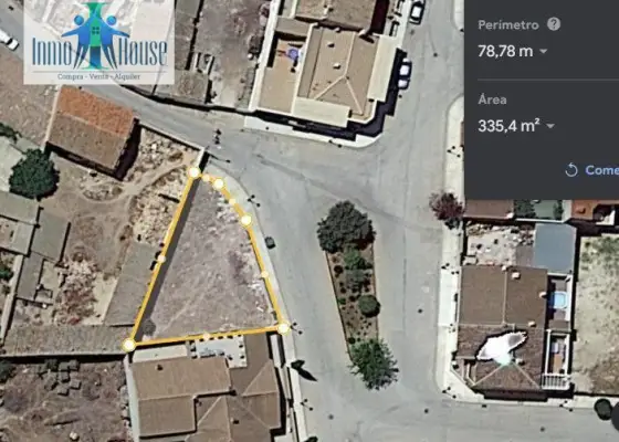 T112. Inmohouse vende solar y casa de pueblo señorial en Santa Ana