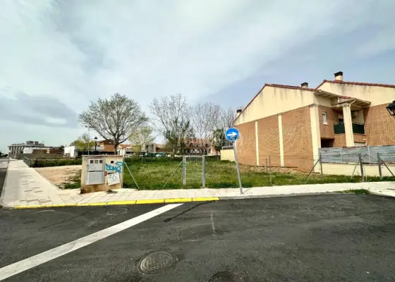 Terrenos en venta en Alovera - Alovera, 70.000 €, 305 m2, ref. 542264