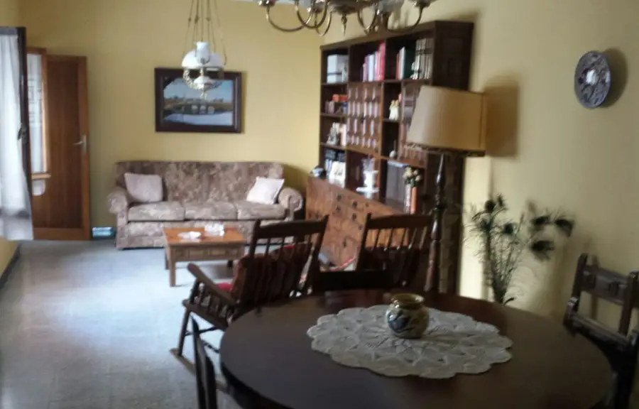 Venta de casa en casco antiguo de Manzanares muy cercano a la Plaza del Ayuntamiento en Manzanares