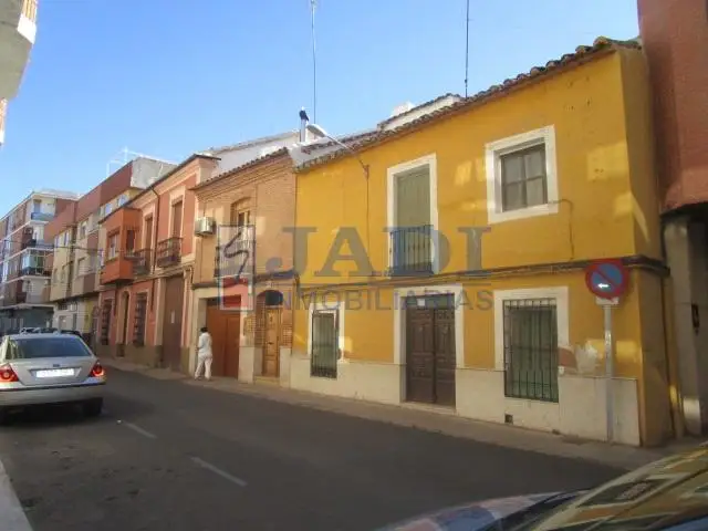 venta de casa en Valdepeñas, CENTRO en Valdepeñas