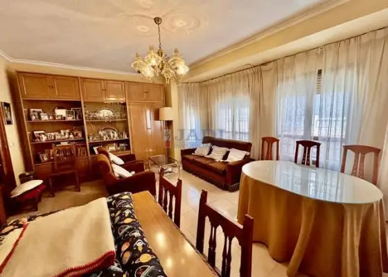venta de casa en Valdepeñas, CENTRO