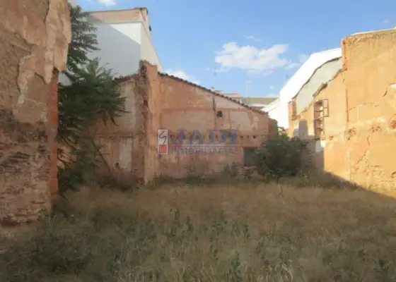venta de terreno en Valdepeñas, CENTRO